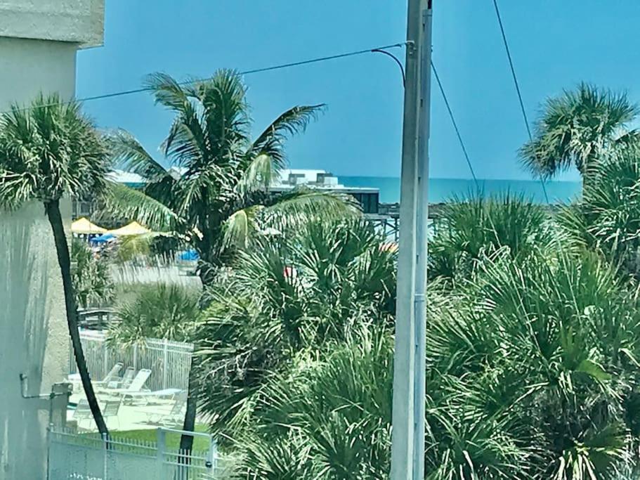 Condo By The Sea! Cocoa Beach Eksteriør billede
